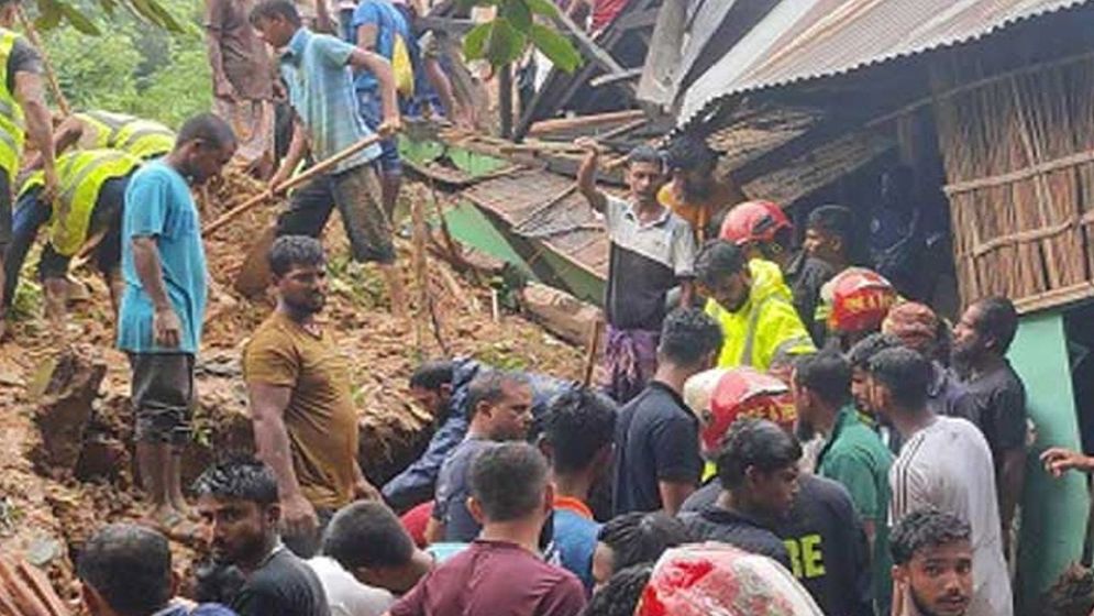 গোলাপগঞ্জে গভীররাতে টিলাধস, শিশুসহ একই পরিবারের ৪ জনের মৃত্যু